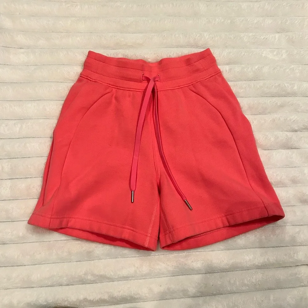 Lululemon Athletica Pink Scuba High Rise Shorts - Picture 1 of 2
